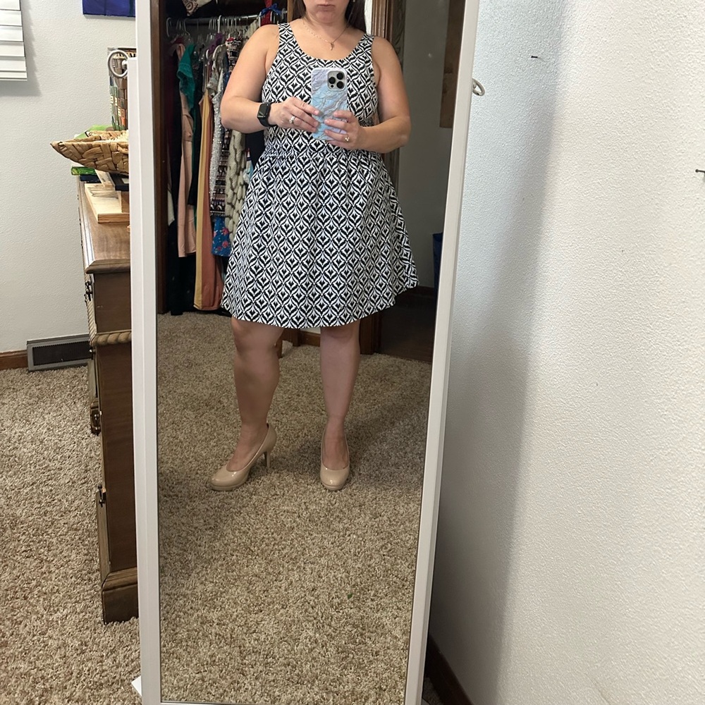 Elegant Black and White Geometric Dress